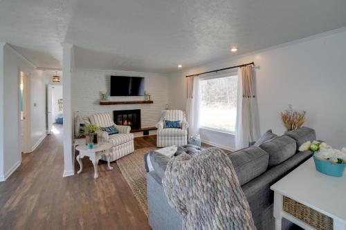 Norway Casa | Charming Riverfront Retreat in Monticello!