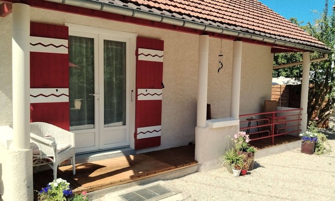 Montargis Cabaña | Acogedor alojamiento junto al Loing, cerca de Montargis, con terraza privada y todas las comodidades inclusas