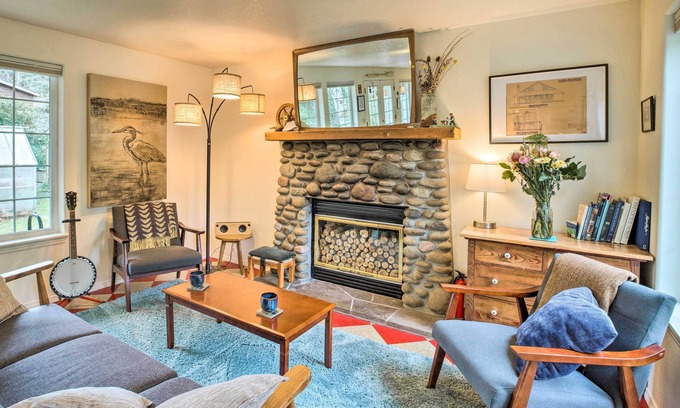 Rockaway Beach Cabaña | Charming Rockaway Beach House, Walk to Ocean!