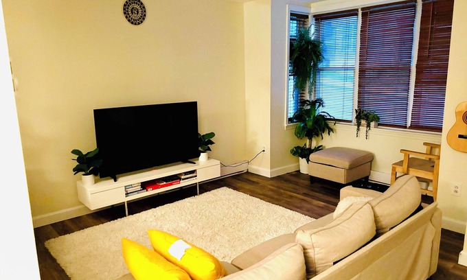 Hyde Square Casa | Charming room in a 2-bedroom townhome with AC, WiFi in fantastic central Boston