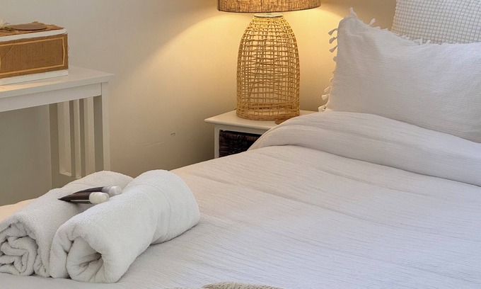 Culburra Beach Cama Y Desayuno | Charming bed & breakfast with AC, WiFi in beautiful Culburra Beach