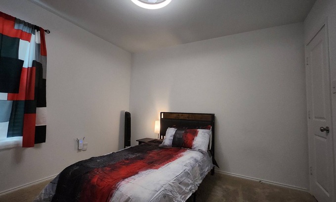 Hutchins Casa | Charming room with AC and WiFi in wonderful Hutchins in South Dallas county!
