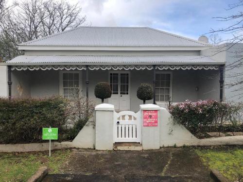 Greyton Casa | Charming Rose Cottage