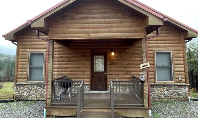Tellico Plains Casa | Charming Ruby Bear Home with Amazing View