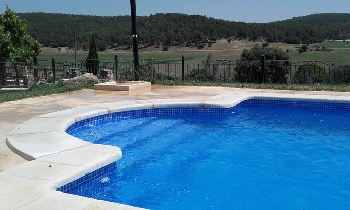 Valdetórtola Casa | Casa rural con encanto con piscina para grupos en Cuenca