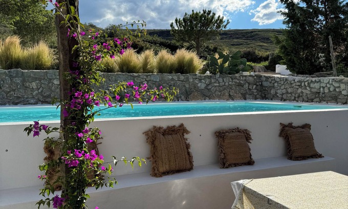 Cati Cabaña | Casa Rural con Piscina Privada y Encanto a 34 km del Mediterráneo