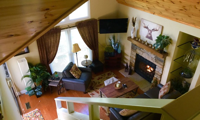Sapphire Casa | ¡EL MEJOR VALOR DE ZAFIRO! ACOGEDOR CON ENCANTO RÚSTICO MODERNO LIMPIO PRIVADO RELAJANTE Y DIVERTIDO