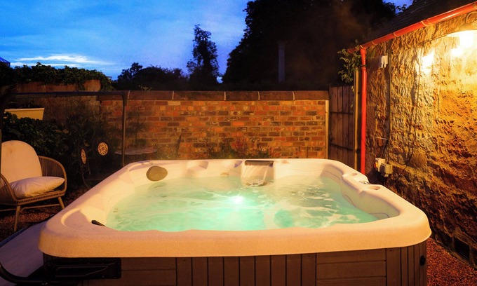 Blairgowrie Casa | Charming, rustic & well equipped garden cottage