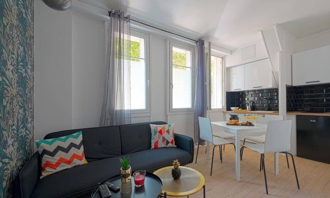 Issy-les-Moulineaux Apartamento | Charming small studio on Issy-Les-Moulineaux