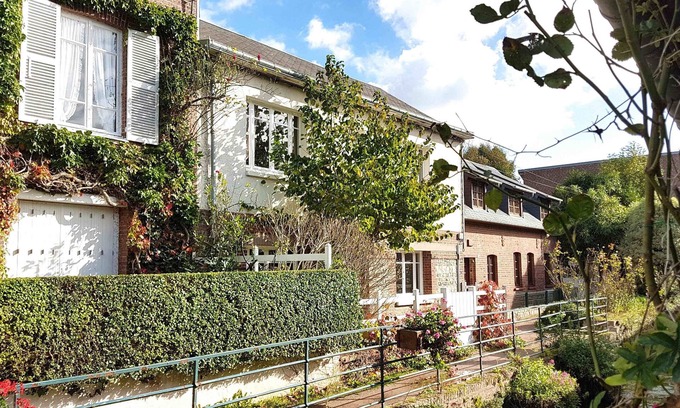 Veules-les-Roses Casa | Charming, sand beach 200 m, calm, parking, 4 bedrooms, 3 bathrooms