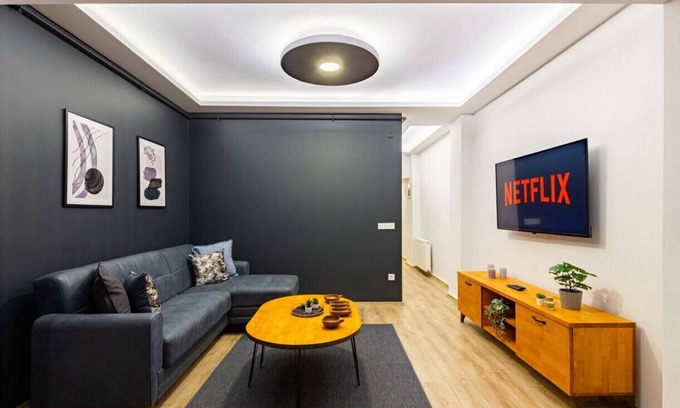 Osmanbey Apartamento | Distinguished Flat with Dreamy Backyard in Sisli