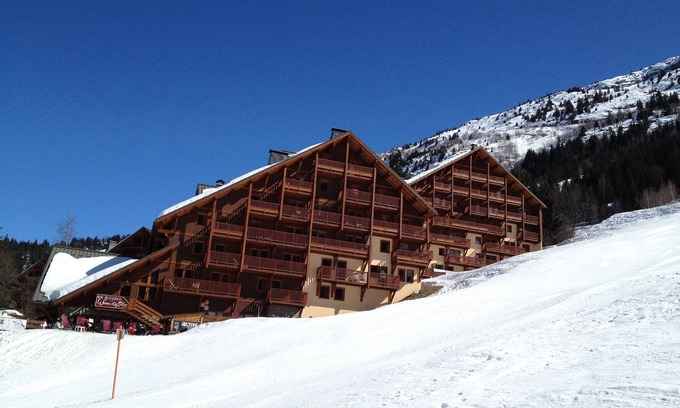 Oz Chalet De Esquí | Encantador chalet de ski-in-ski-out (para 10 personas en 5 habitaciones)