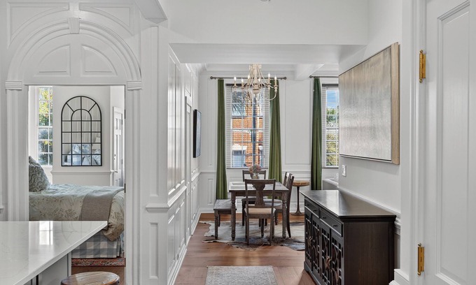 South of Broad Apartamento | Charming South of Broad Condo, Heart of Downtown Charleston
