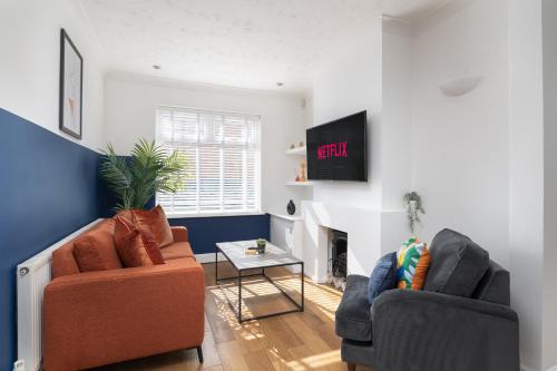 Northampton Apartamento | Charming & Spacious 2 BR Home