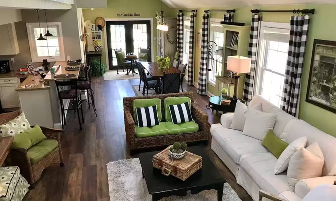 West Cape May Casa | Charming spacious 4+bdrm Cape May Beach House WOW