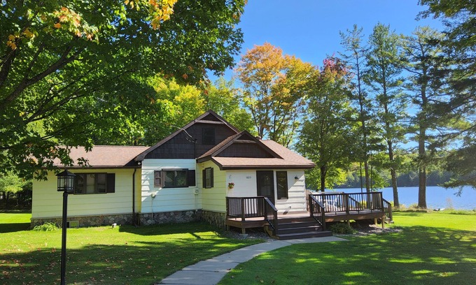 Iron River Casa | Charming & Spacious Home on Little Smoky Lake, Golf course nearby, Pet friendly!
