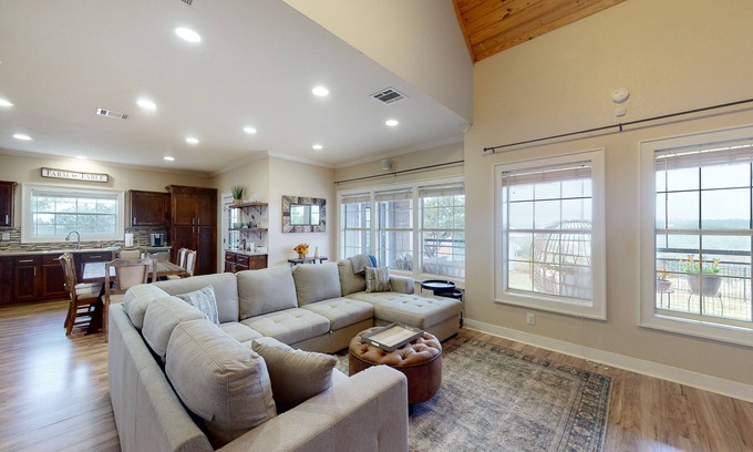 Burnet Casa | Charming spacious home with yard, game room, lake view & washer/dryer