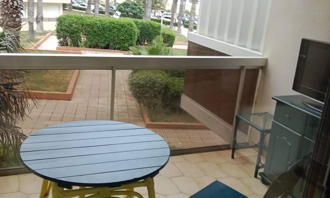 Le Grand Large Apartamento | Charming studio 20 m from the beach, terrace and lift- 2BEAZUR99