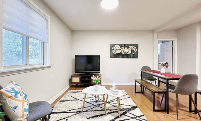 Richmond Hill Casa | Charming Stay In the Heart of Richmond Hill