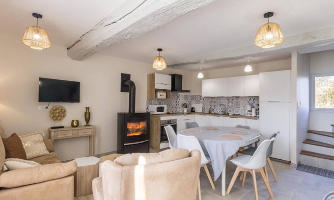 Le Val-Saint-Pere Cabaña | Casa rural reformada, 3 habitaciones, cerca de comercios, mascotas bienvenidas, con terraza y jardín
