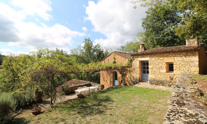 Pays-de-Belves Casa | Charming stone cottage with private pool in a calm and green setting