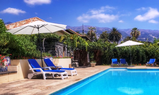 Sao Martinho Cabaña | Charming stone cottage in Funchal | Loja Lenha