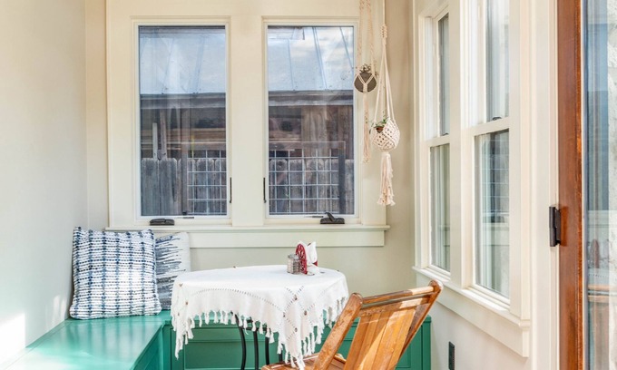 Zilker Cabaña | Charming stone cottage, walking distance to nature & shops