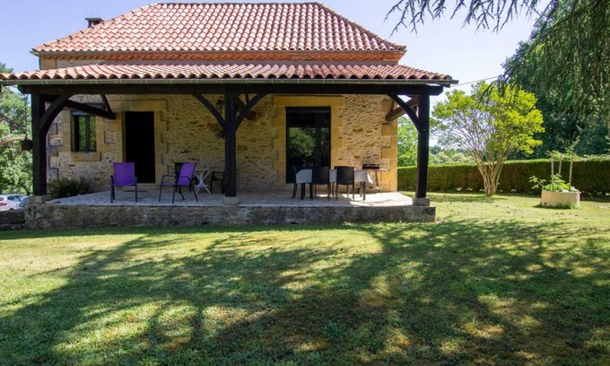 Monplaisant Cabaña | Acogedora casa rural con jardín, terraza y chimenea en el corazón del Périgord Noir