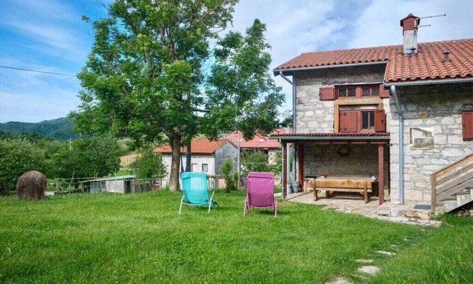 Robidisce Casa | Encantadora casa de piedra NADIZA cerca del Valle de Soca