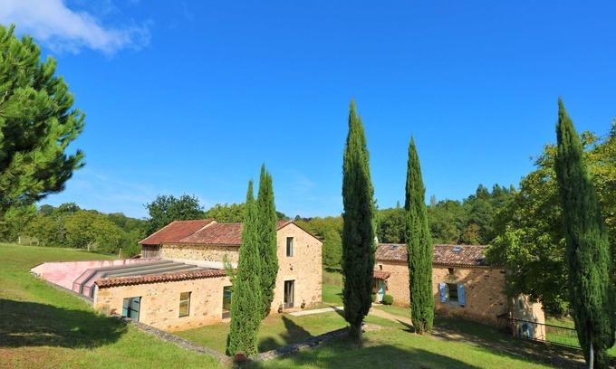 Pays-de-Belves Casa | Charming stone property with inside pool set in Dordogne Golden Triangle.