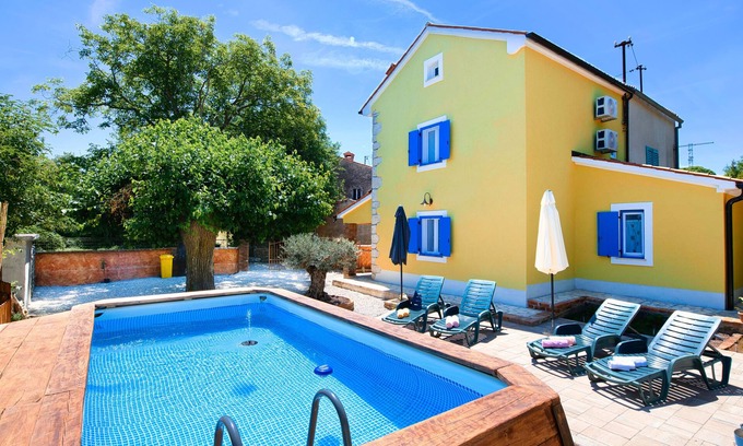Nedescina Casa | Charming stone villa with wonderful garden and pool