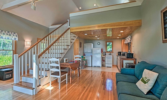 Stonington Apartamento | Charming Stonington Studio w/ Ocean Views!