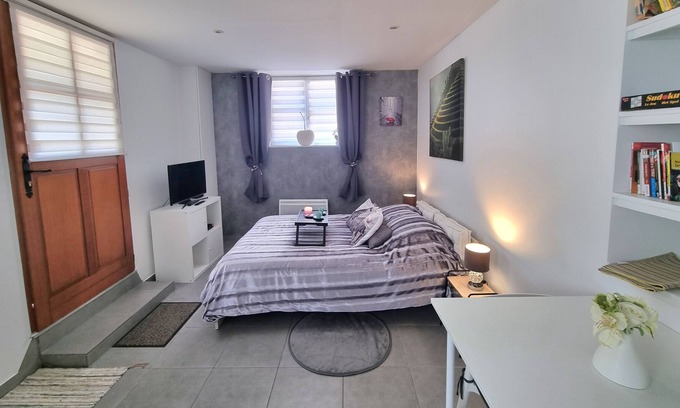 Montfort-l'Amaury Apartamento | Charming studio in the center of Montfort L'amaury