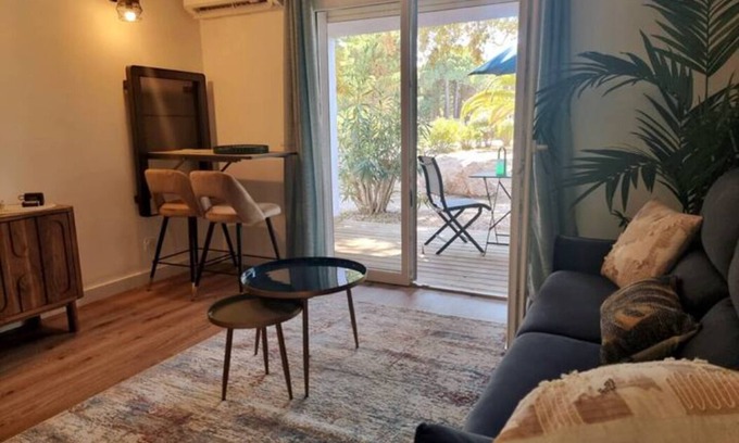 Cala Rossa Apartamento | Charming studio 1km from Cala Rossa beach