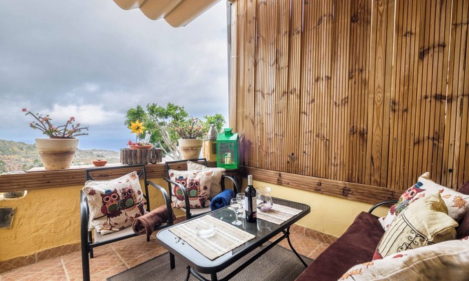 La Guancha Apartamento | Encantador apartamento estudio 'Casa Carmelita' con terraza, vistas al mar y Wi-Fi