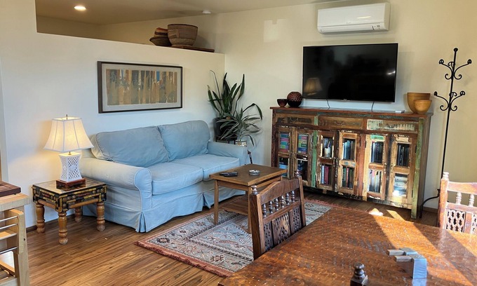 Santa Fe Apartamento | Charming studio apartment in tranquil Santa Fe with AC, WiFi