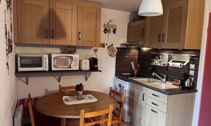 Les Rousses Apartamento | Charming studio in mid-mountain location, 1/2 ground floor, very quiet residence.