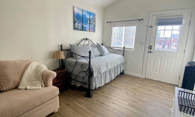 East Mesa Apartamento | Charming studio in Mesa with AC, WiFi