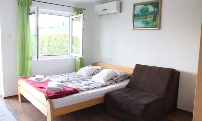 Palic Apartamento | Charming studio Masa with pool