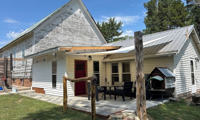Inavale Casa | Charming studio “Parsonage” behind an old country church
