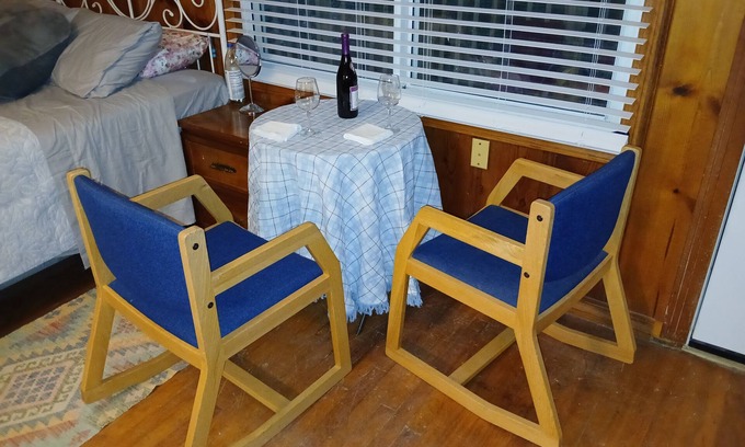 Gulfport Apartamento | Charming studio with DECK, WiFi and AC near beach in wonderful Gulfport