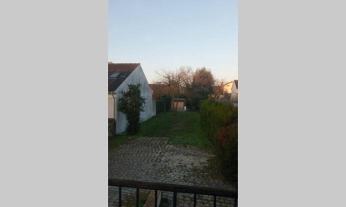 Houilles Apartamento | Charming studio with large garden near Paris