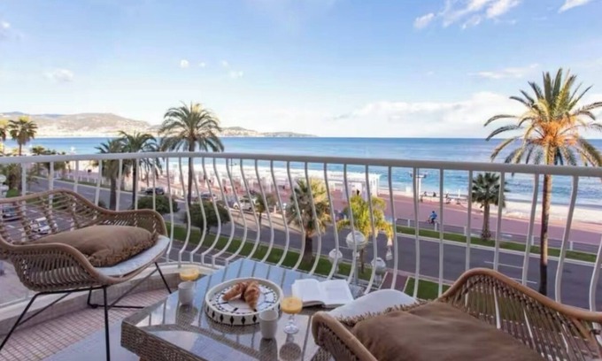 La Californie Apartamento | Charming Studio with Panoramic View of the Mediterranean Sea in Nice