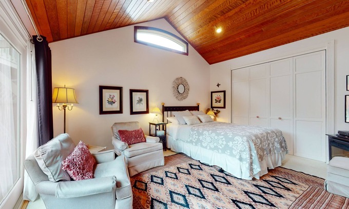 Arcata Apartamento | Charming studio with shared patio, walk to Redwood Park & downtown