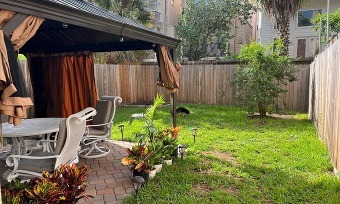 Washington Ave./ Memorial Park Apartamento | Charming suite inside the loop,pet friendly with back yard