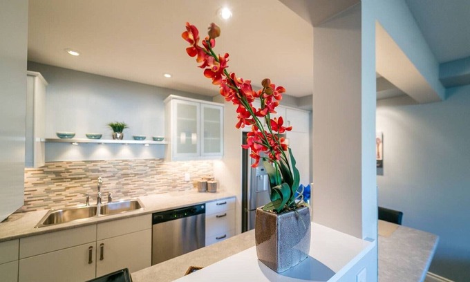 Jasper Place Condominio | 12 minutos a la U de un hospital, gran valor, para 4 personas!