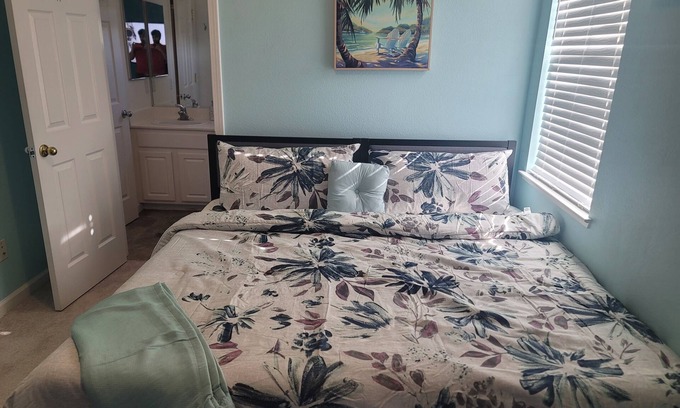 Brentwood Casa | Charming Suite: Private Bath and Kitchen