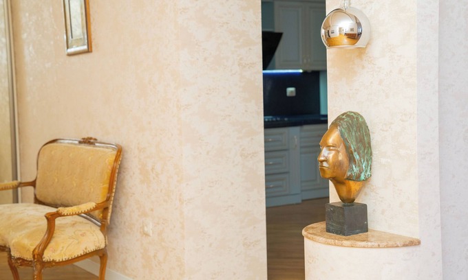 Baku Old Town Apartamento | Charming & Sunny Apartment with Balcony – Family-Friendly, Quiet, Great Location