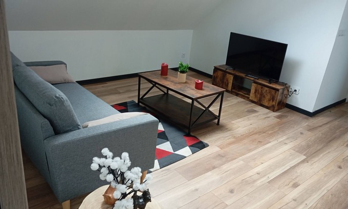 Aurillac Apartamento | Charming T2 with private parking