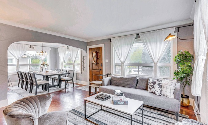 Hilltop Casa | Charming Tacoma Vacation Rental: 2 Mi to Downtown!